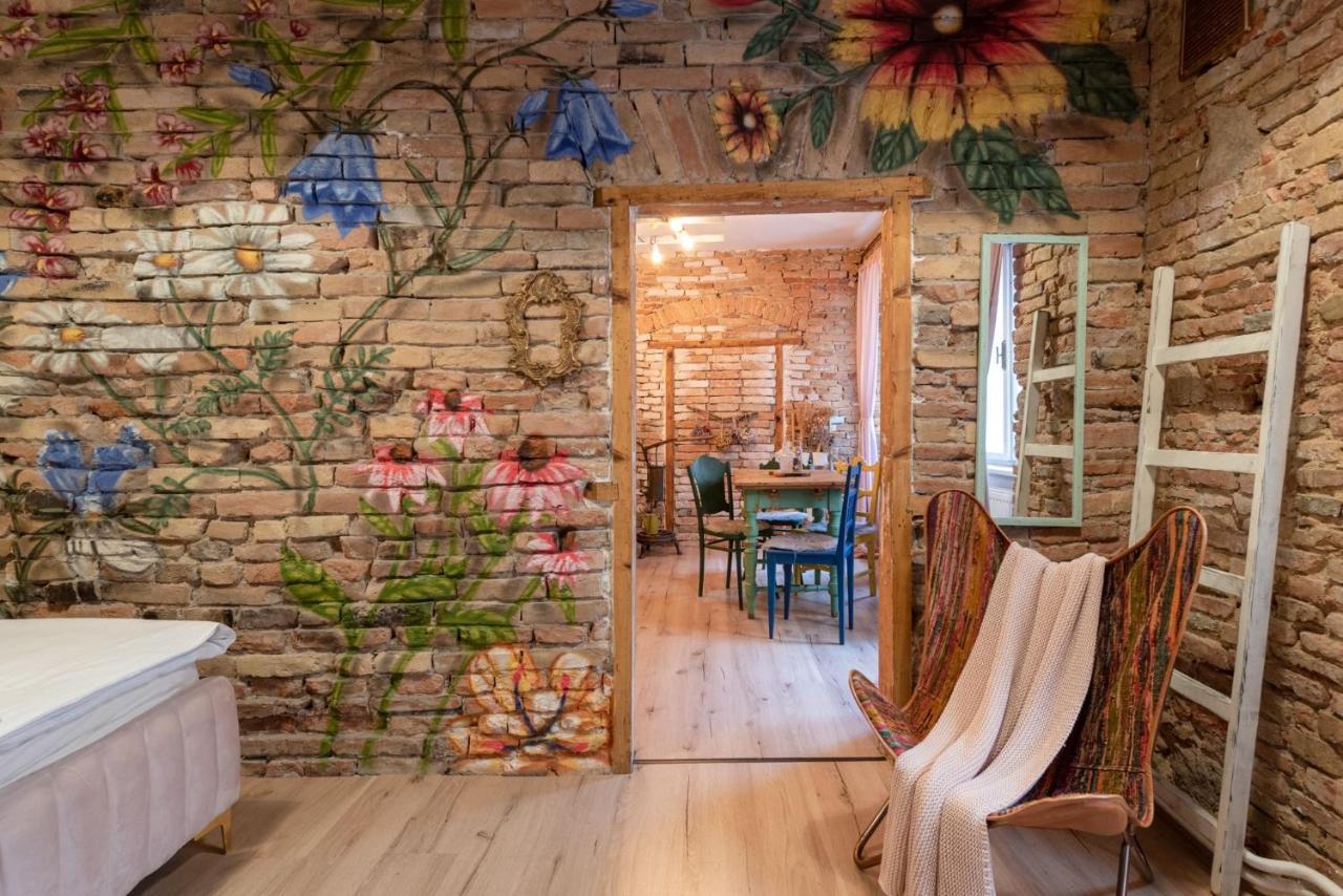 Accommodation At The Folklore Apartment 布拉迪斯拉发 外观 照片